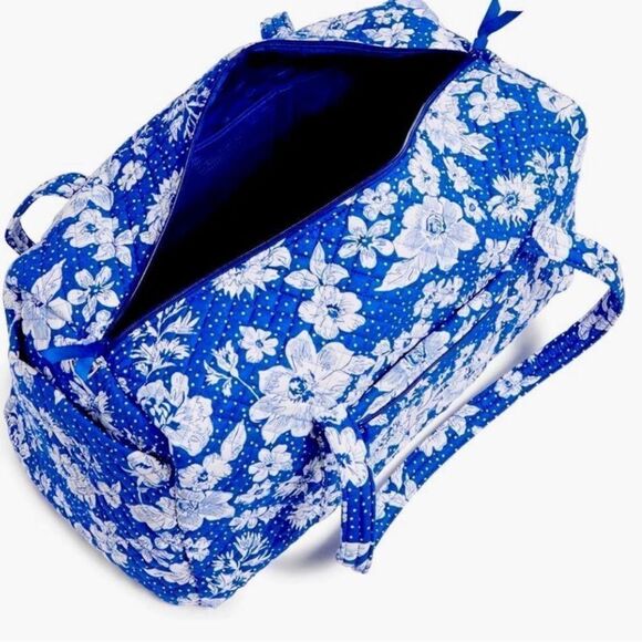 Vera Bradley Rain Garden Recycled Quilted Cotton Large Travel Duffel Rare… - Picture 1 of 6